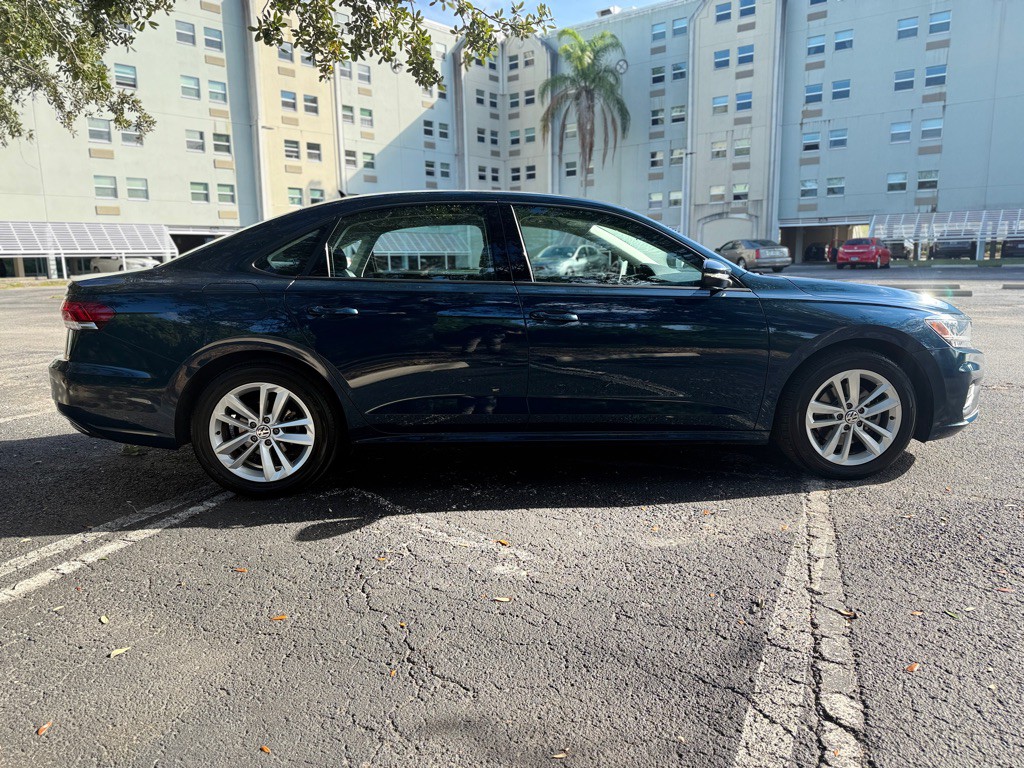 2021 Volkswagen Passat Image 6