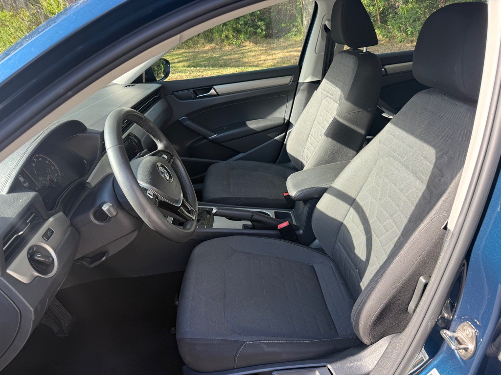 2021 Volkswagen Passat Image 9