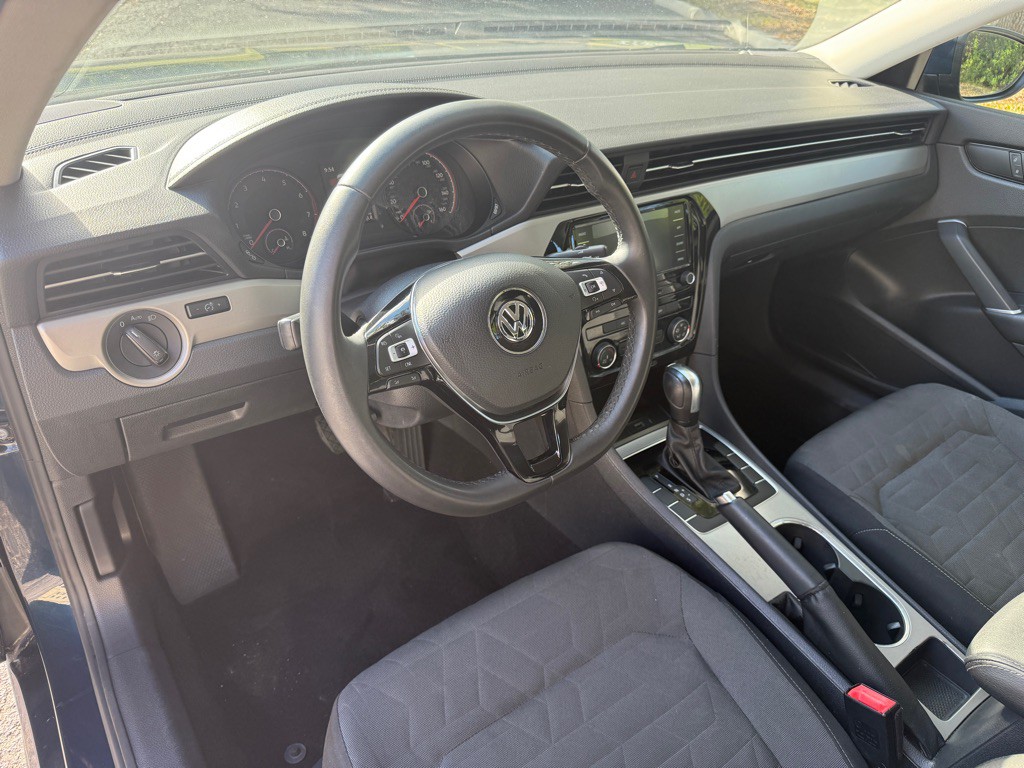 2021 Volkswagen Passat Image 10