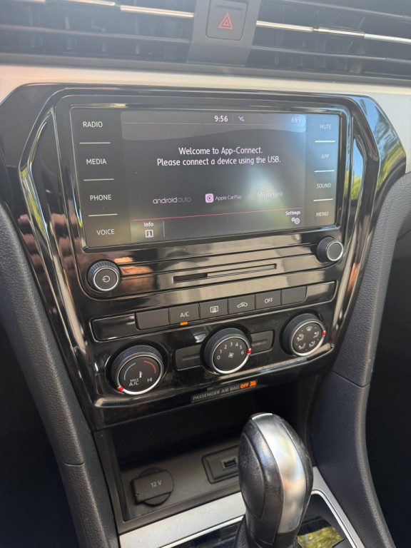 2021 Volkswagen Passat Image 19