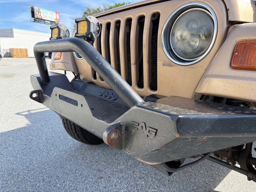 1999 Jeep Wrangler Image 9