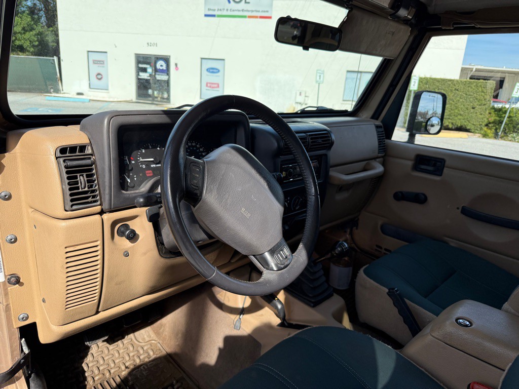 1999 Jeep Wrangler Image 13