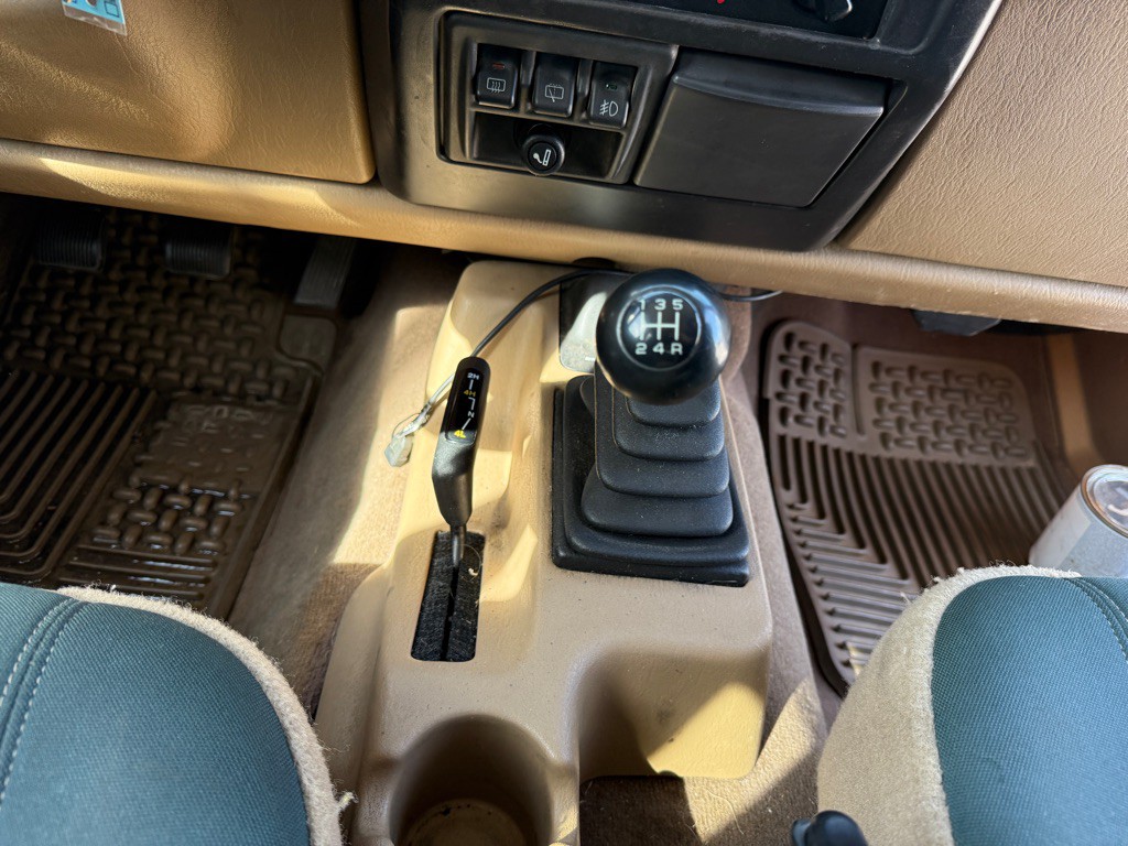 1999 Jeep Wrangler Image 16