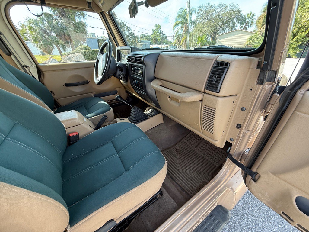 1999 Jeep Wrangler Image 18