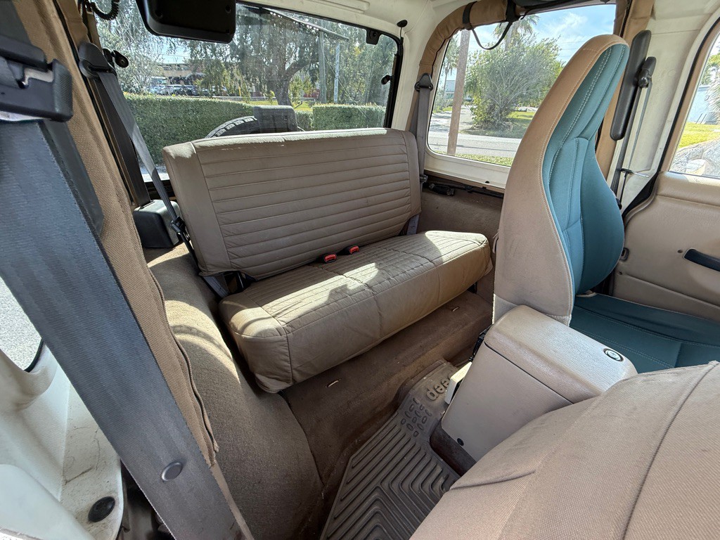 1999 Jeep Wrangler Image 20