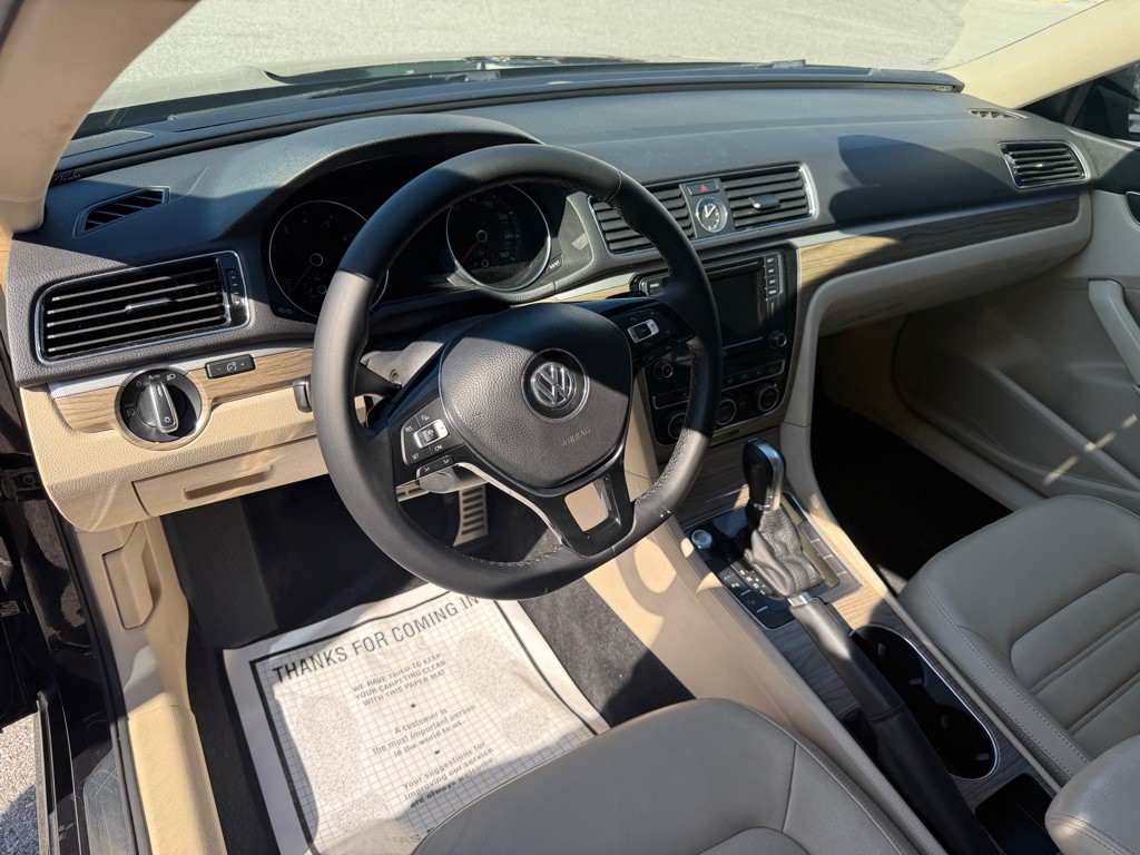 2017 Volkswagen Passat Image 9