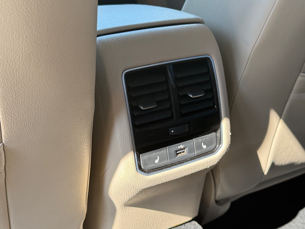 2017 Volkswagen Passat Image 12