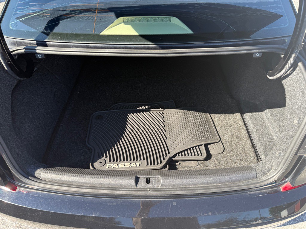 2017 Volkswagen Passat Image 13