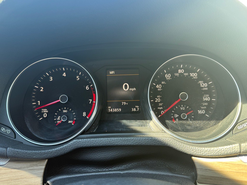 2017 Volkswagen Passat Image 17