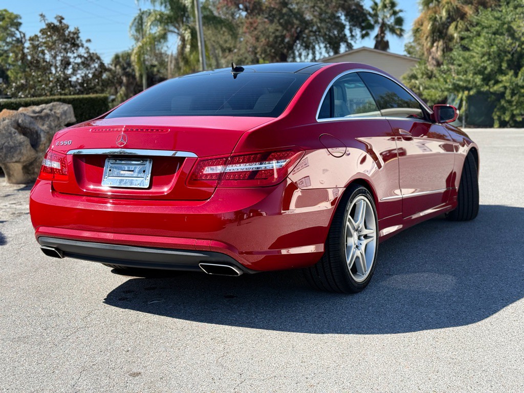2010 Mercedes-Benz E-Class Image 5