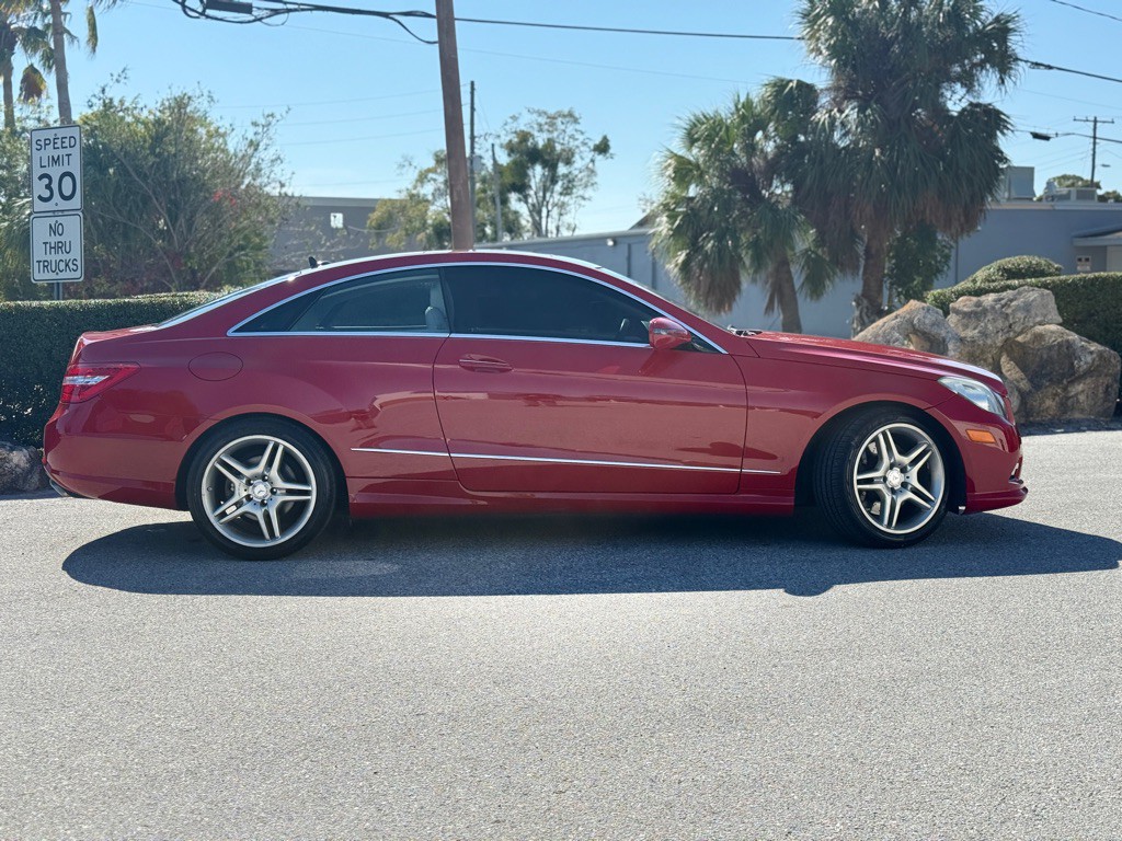 2010 Mercedes-Benz E-Class Image 6