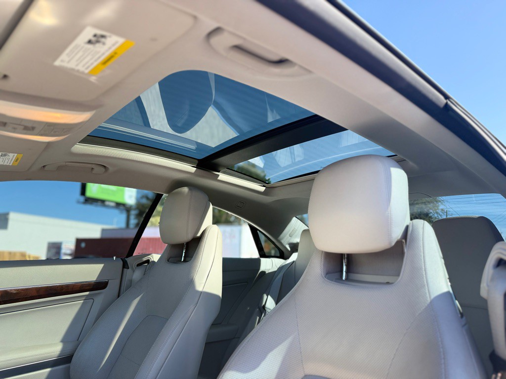 2010 Mercedes-Benz E-Class Image 9