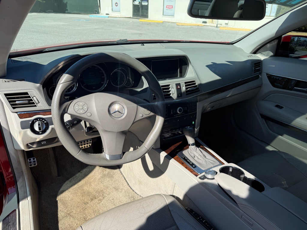 2010 Mercedes-Benz E-Class Image 11