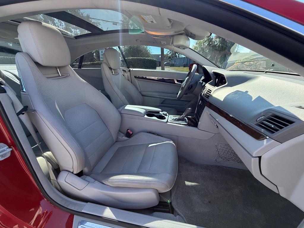 2010 Mercedes-Benz E-Class Image 15