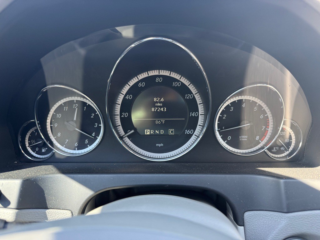 2010 Mercedes-Benz E-Class Image 18