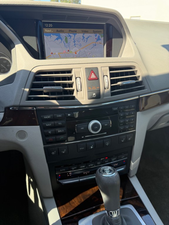 2010 Mercedes-Benz E-Class Image 19