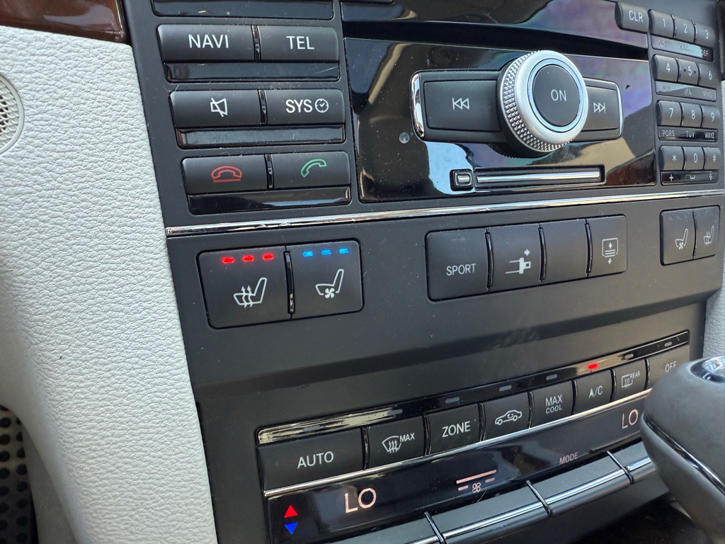 2010 Mercedes-Benz E-Class Image 20