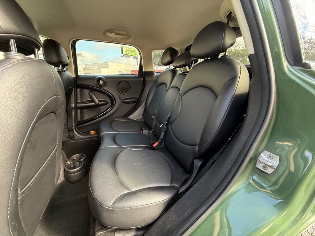 2016 MINI Cooper Image 12