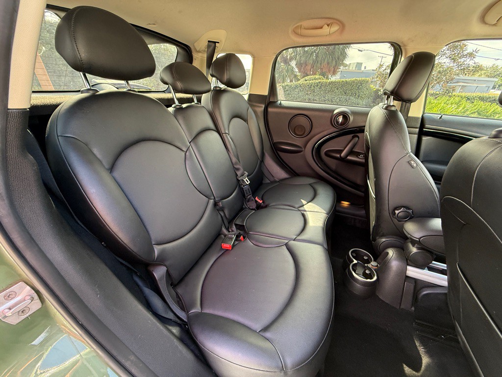 2016 MINI Cooper Image 16