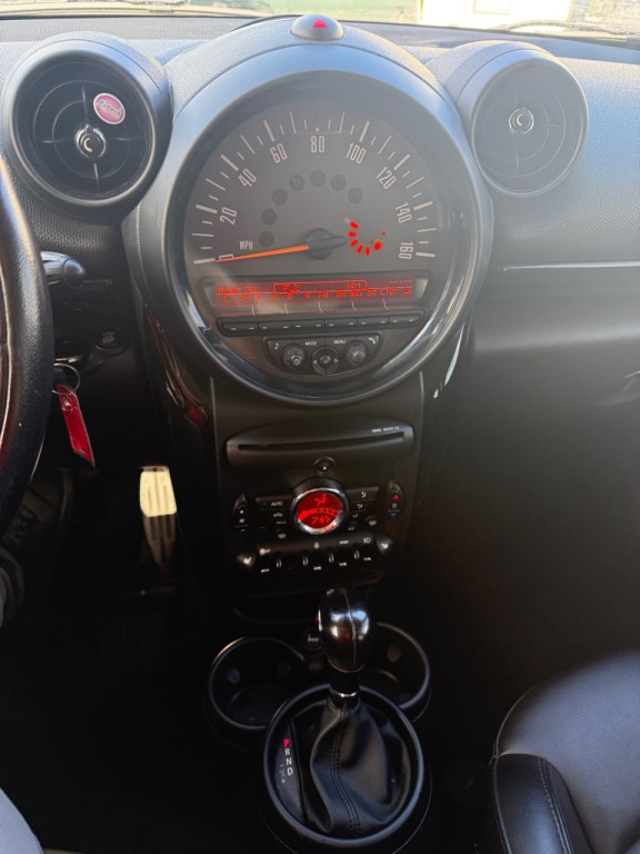 2016 MINI Cooper Image 22