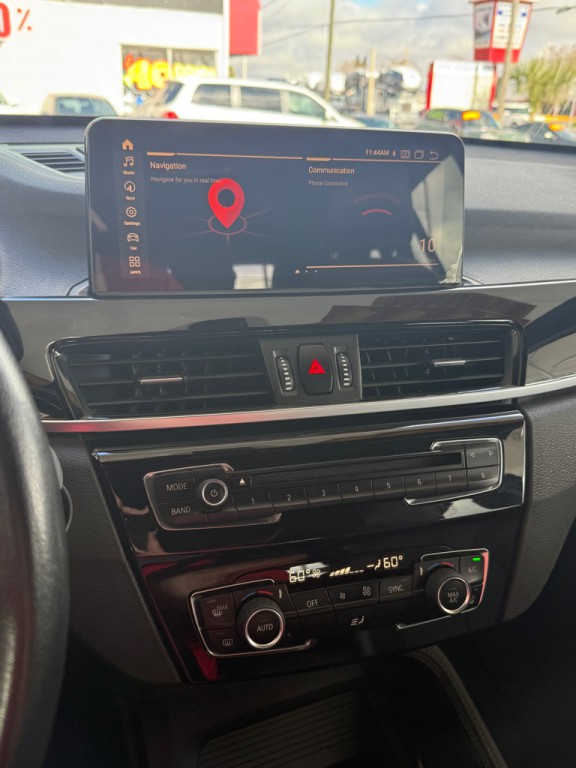 2016 MINI Cooper Image 24