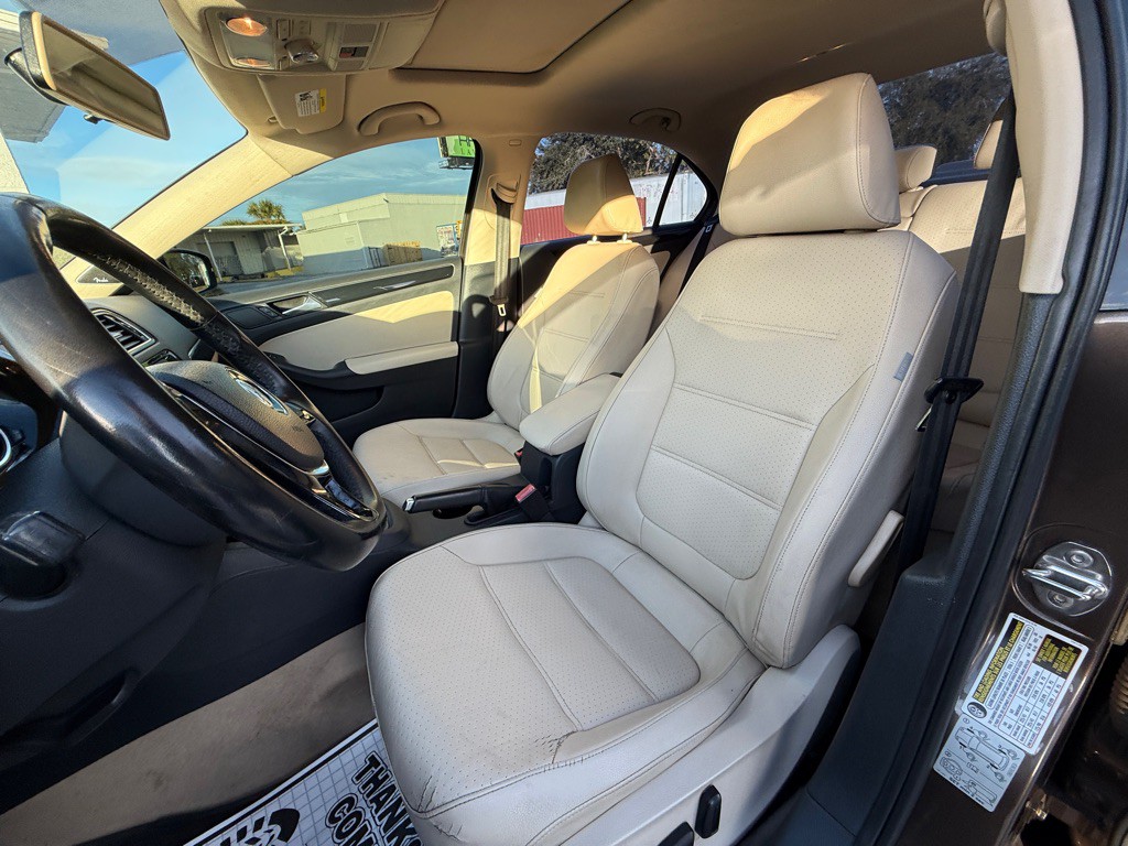 2015 Volkswagen Jetta Image 10