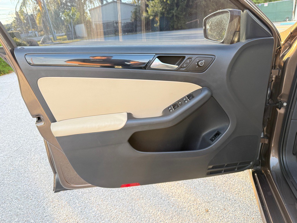 2015 Volkswagen Jetta Image 12