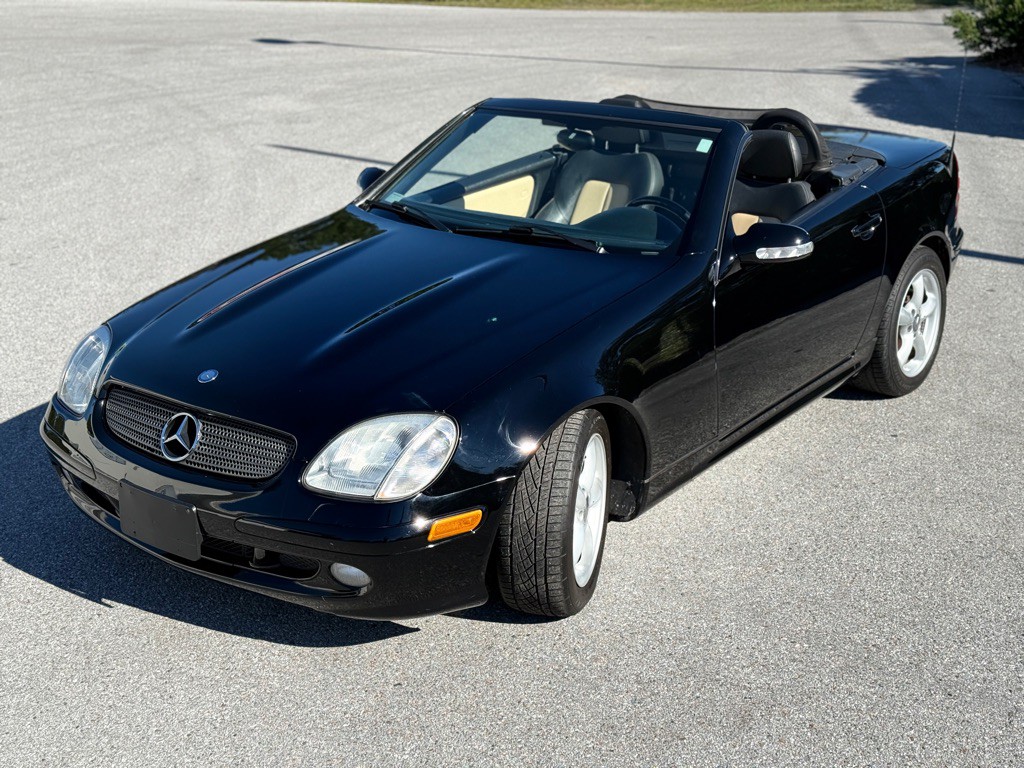 2003 Mercedes-Benz SLK-Class Image 1