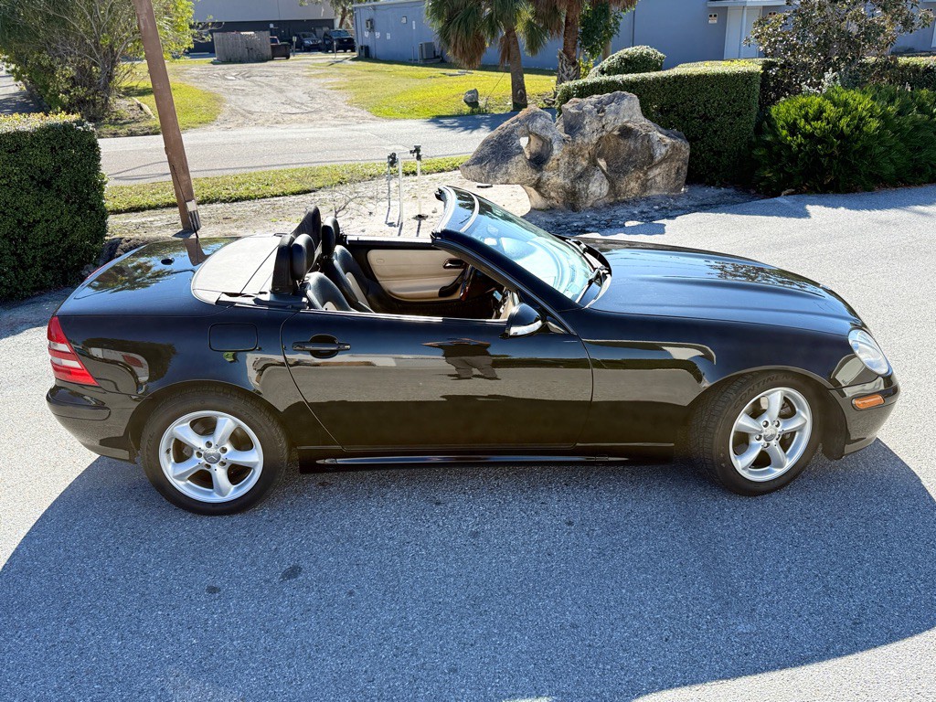 2003 Mercedes-Benz SLK-Class Image 6