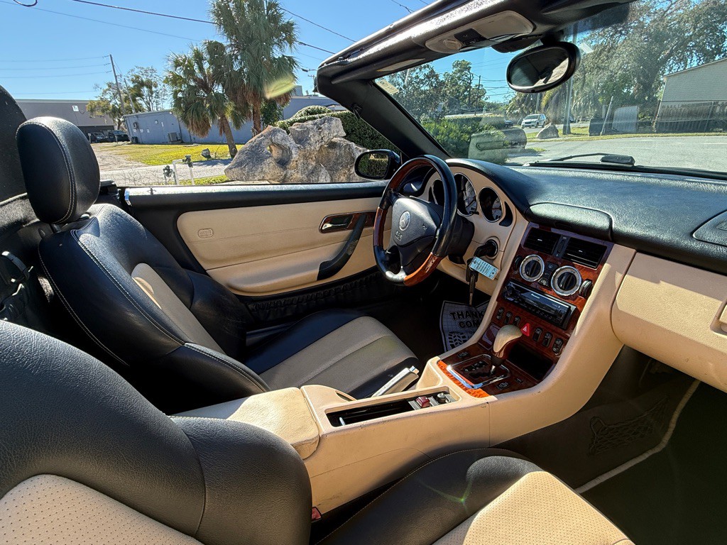 2003 Mercedes-Benz SLK-Class Image 7