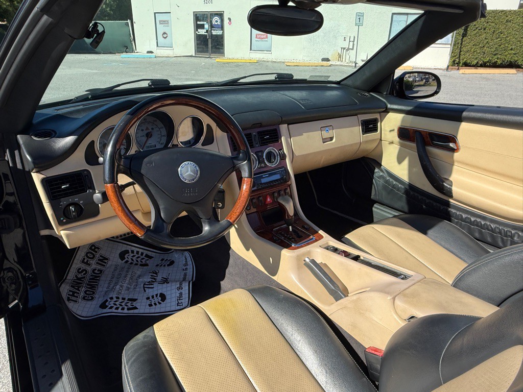 2003 Mercedes-Benz SLK-Class Image 8