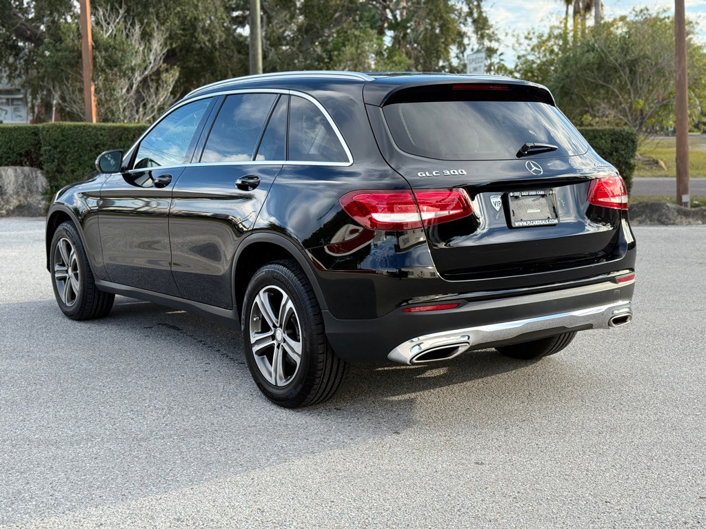 2016 Mercedes-Benz GLC-Class Image 3