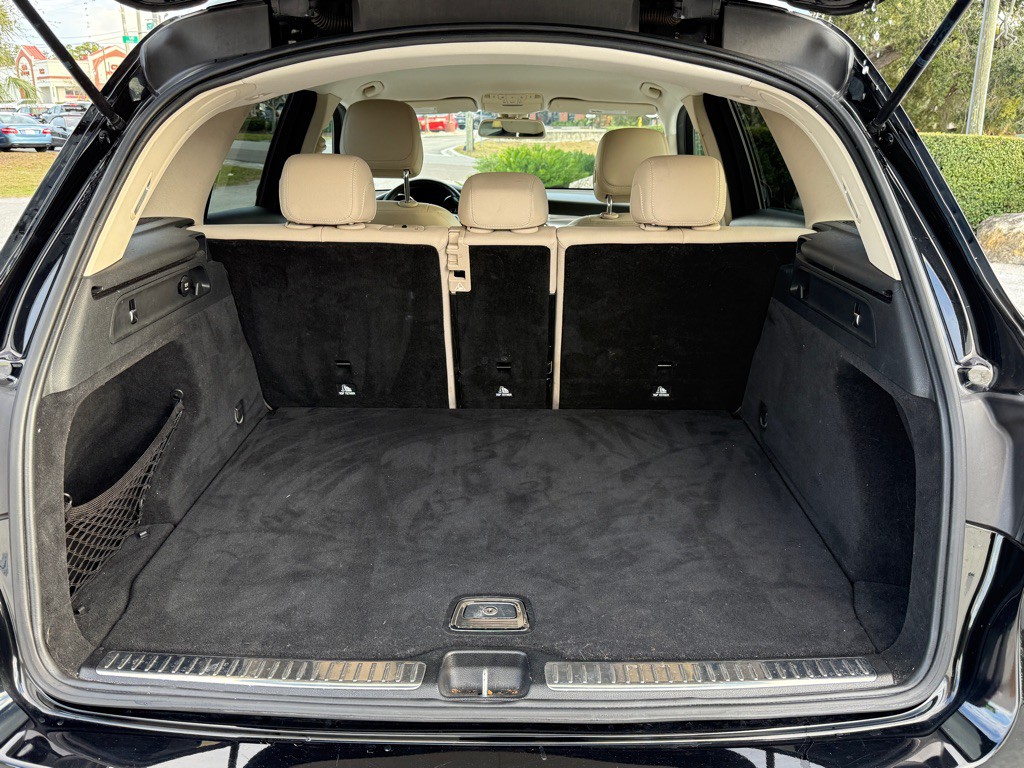 2016 Mercedes-Benz GLC-Class Image 13