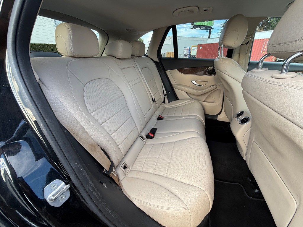 2016 Mercedes-Benz GLC-Class Image 14