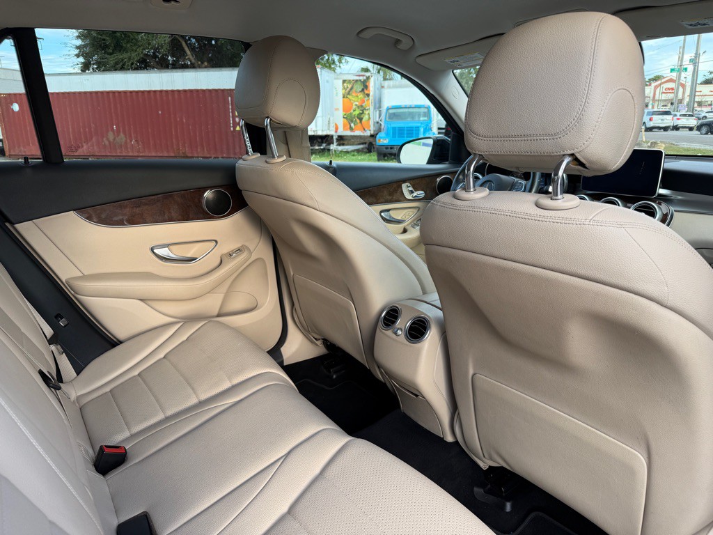 2016 Mercedes-Benz GLC-Class Image 15