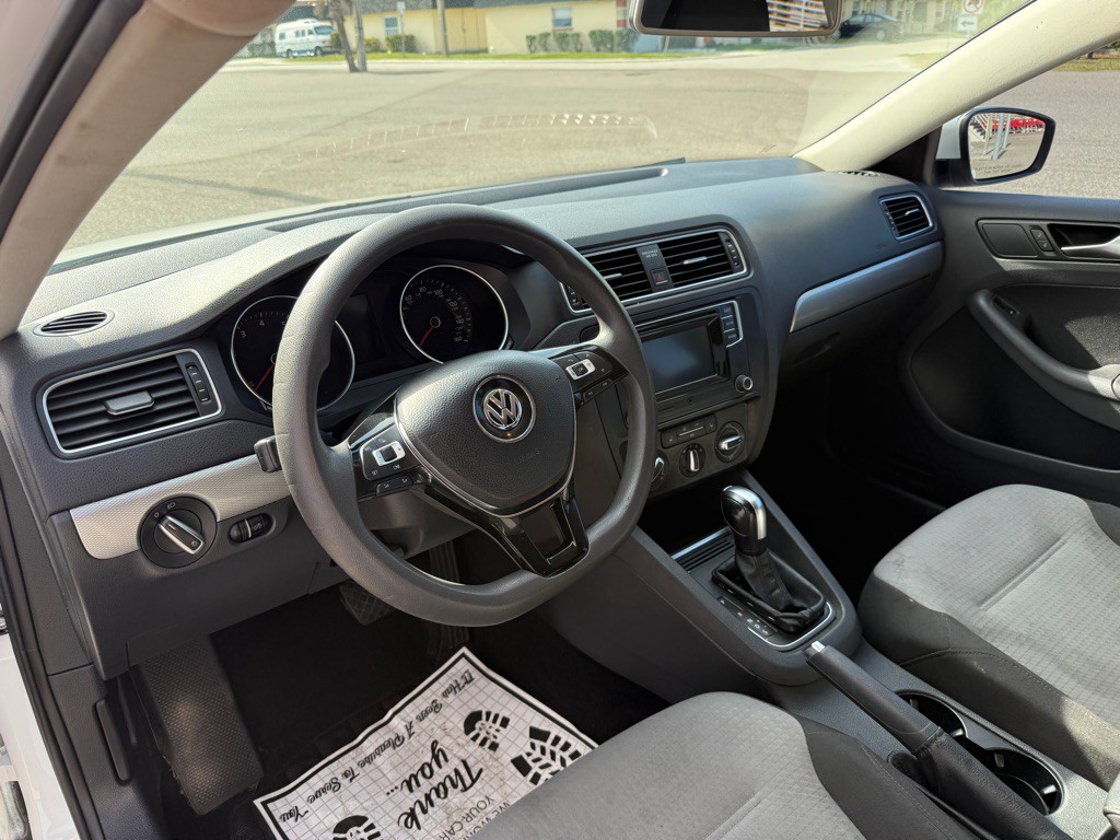 2017 Volkswagen Jetta Image 8