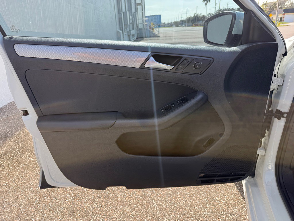 2017 Volkswagen Jetta Image 9