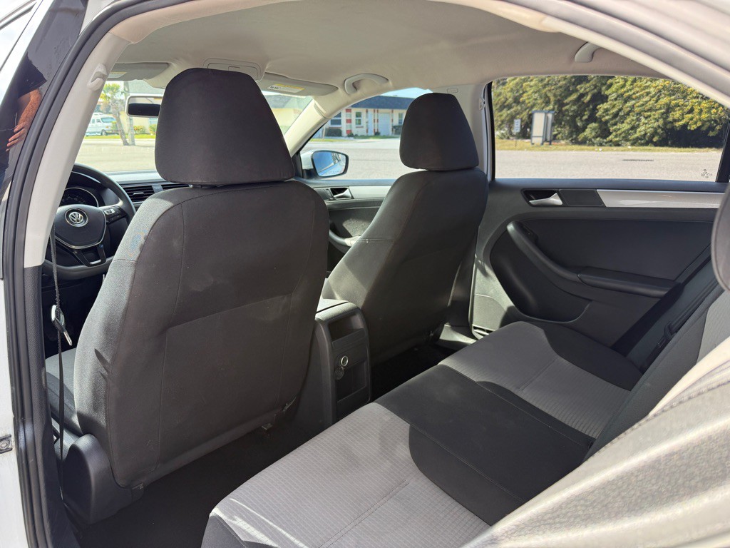 2017 Volkswagen Jetta Image 11