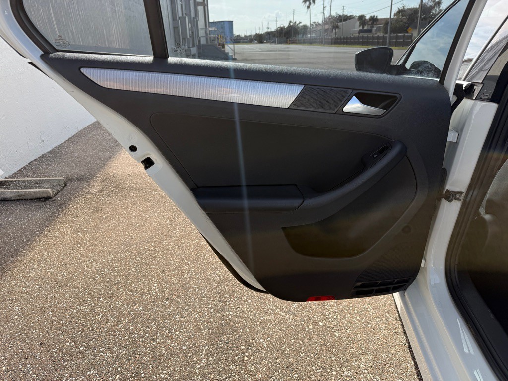 2017 Volkswagen Jetta Image 12