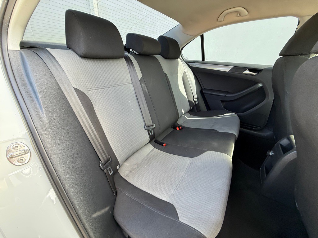 2017 Volkswagen Jetta Image 14