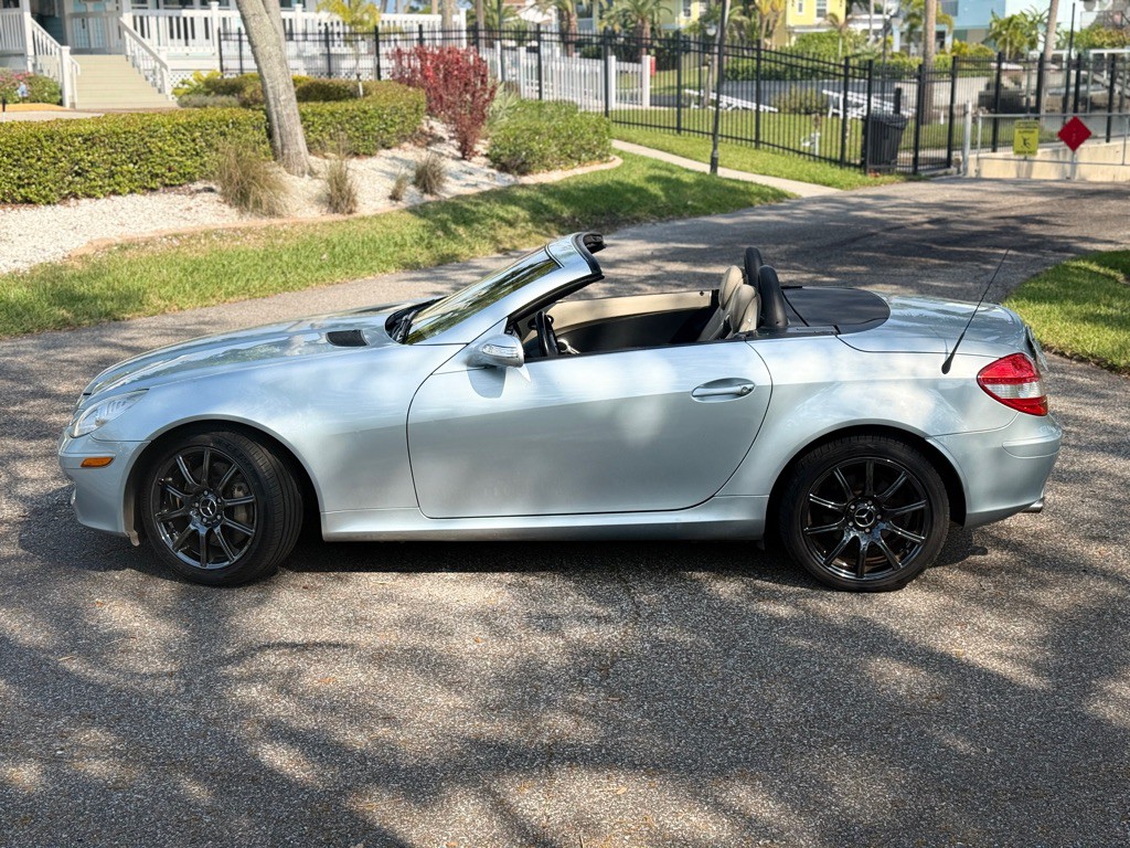 2005 Mercedes-Benz SLK-Class Image 3