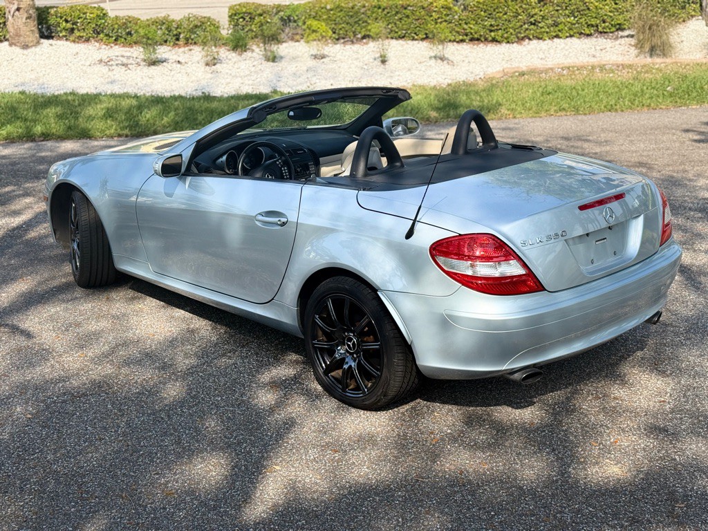 2005 Mercedes-Benz SLK-Class Image 4