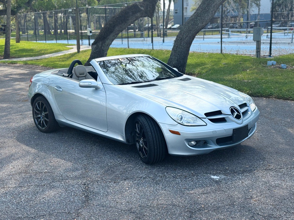 2005 Mercedes-Benz SLK-Class Image 8