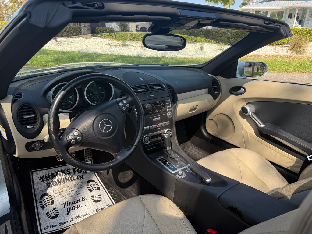 2005 Mercedes-Benz SLK-Class Image 11
