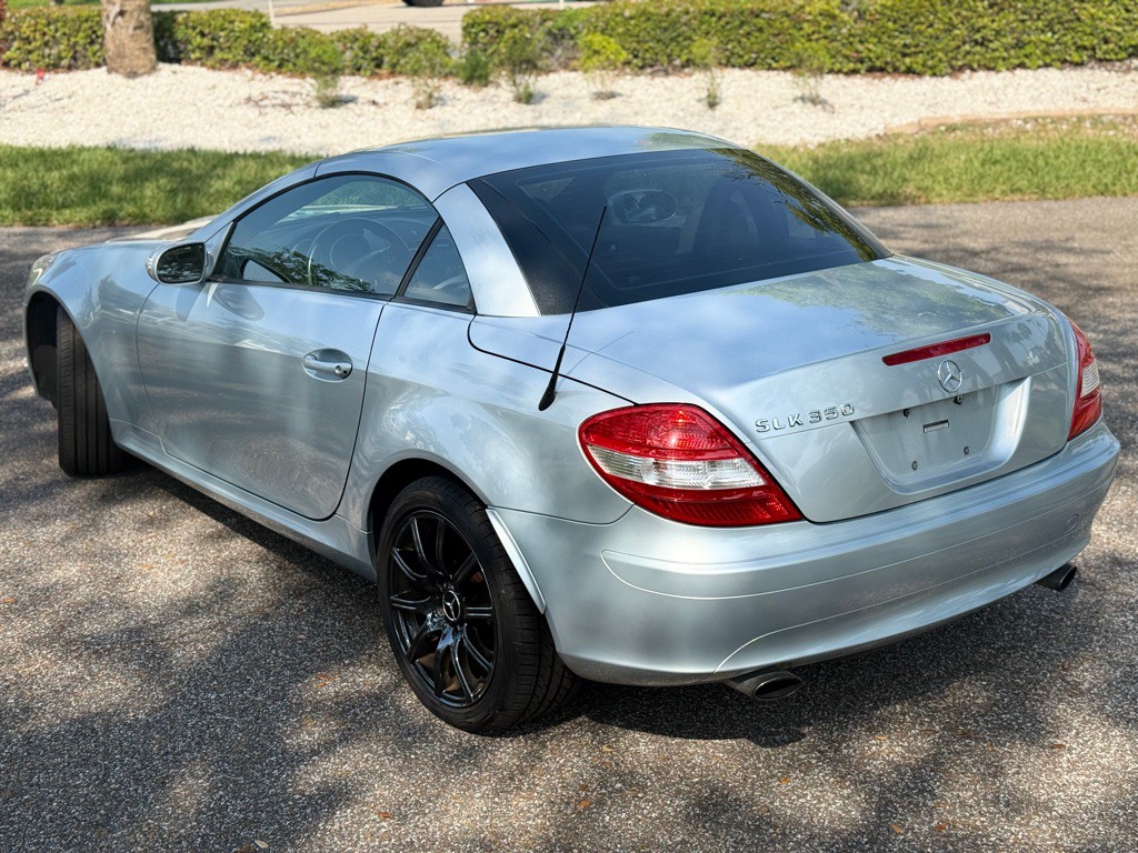 2005 Mercedes-Benz SLK-Class Image 17