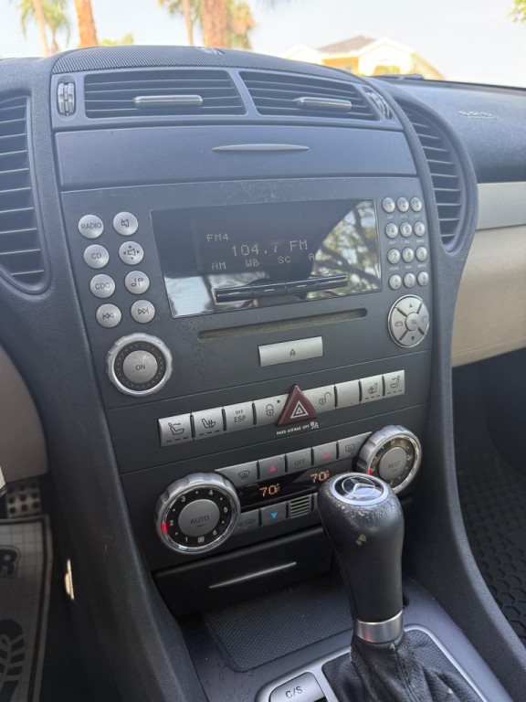 2005 Mercedes-Benz SLK-Class Image 21