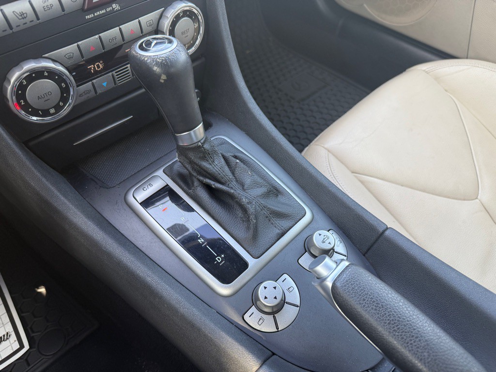 2005 Mercedes-Benz SLK-Class Image 22