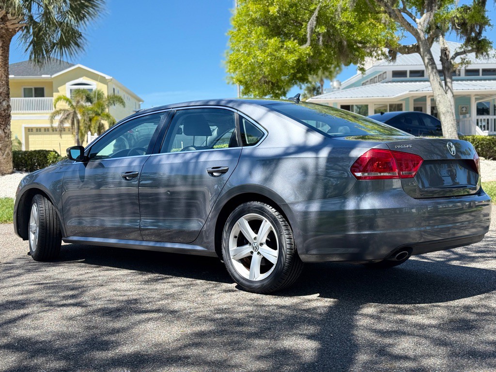 2013 Volkswagen Passat Image 3
