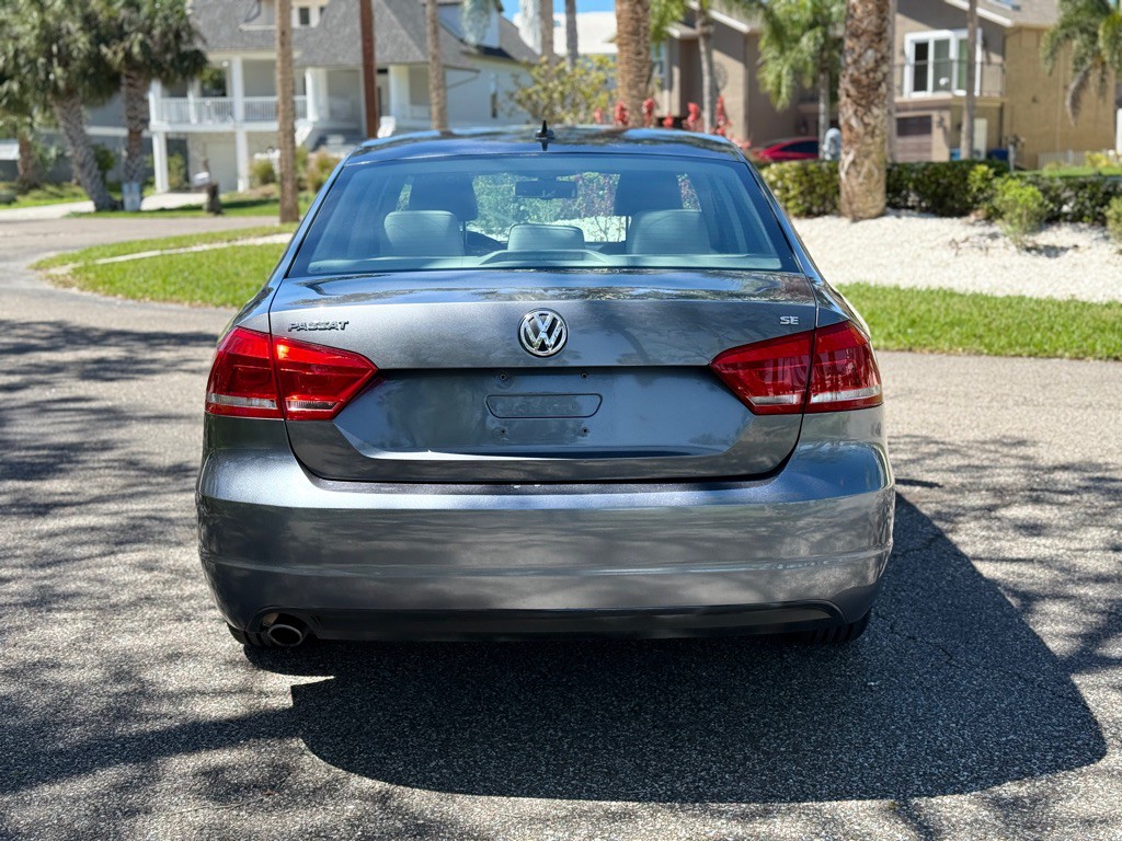 2013 Volkswagen Passat Image 4