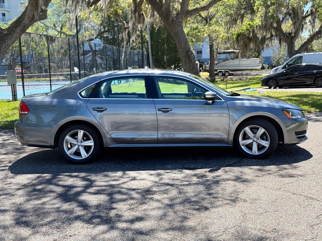 2013 Volkswagen Passat Image 6